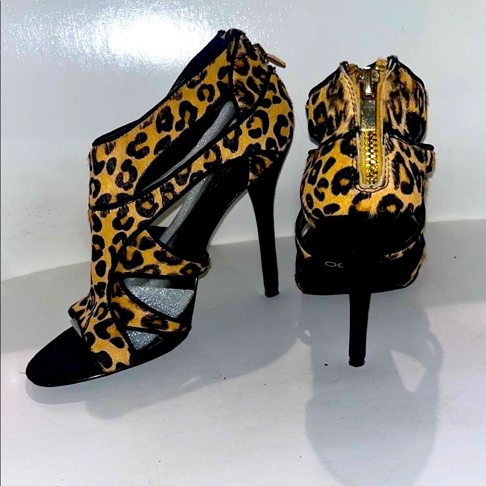 Aldo Brown real leather and Black Stiletto Heels with Cut-Out Design - Picture 6 of 7